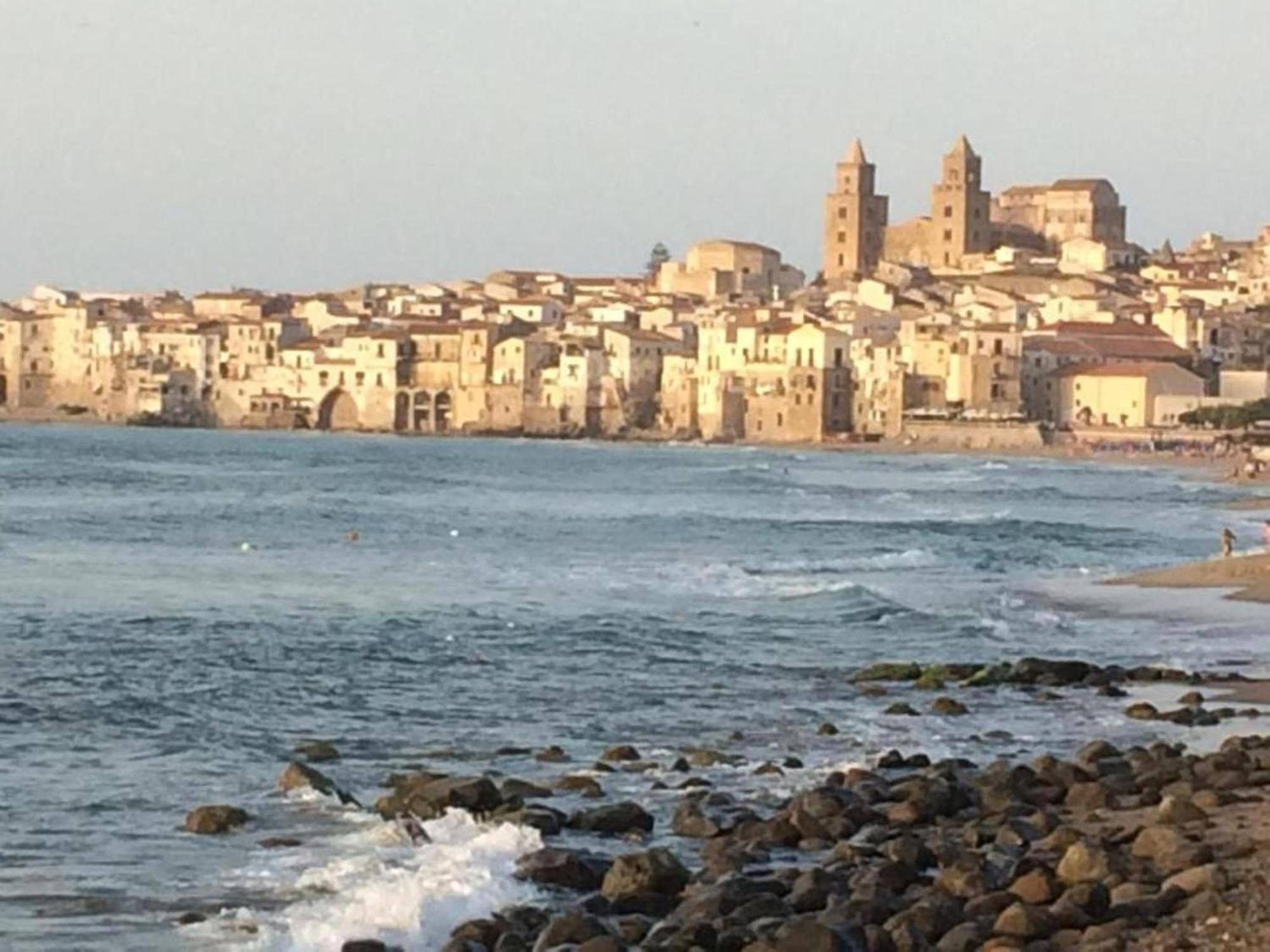 Aurora House Suite Cefalu Bagian luar foto