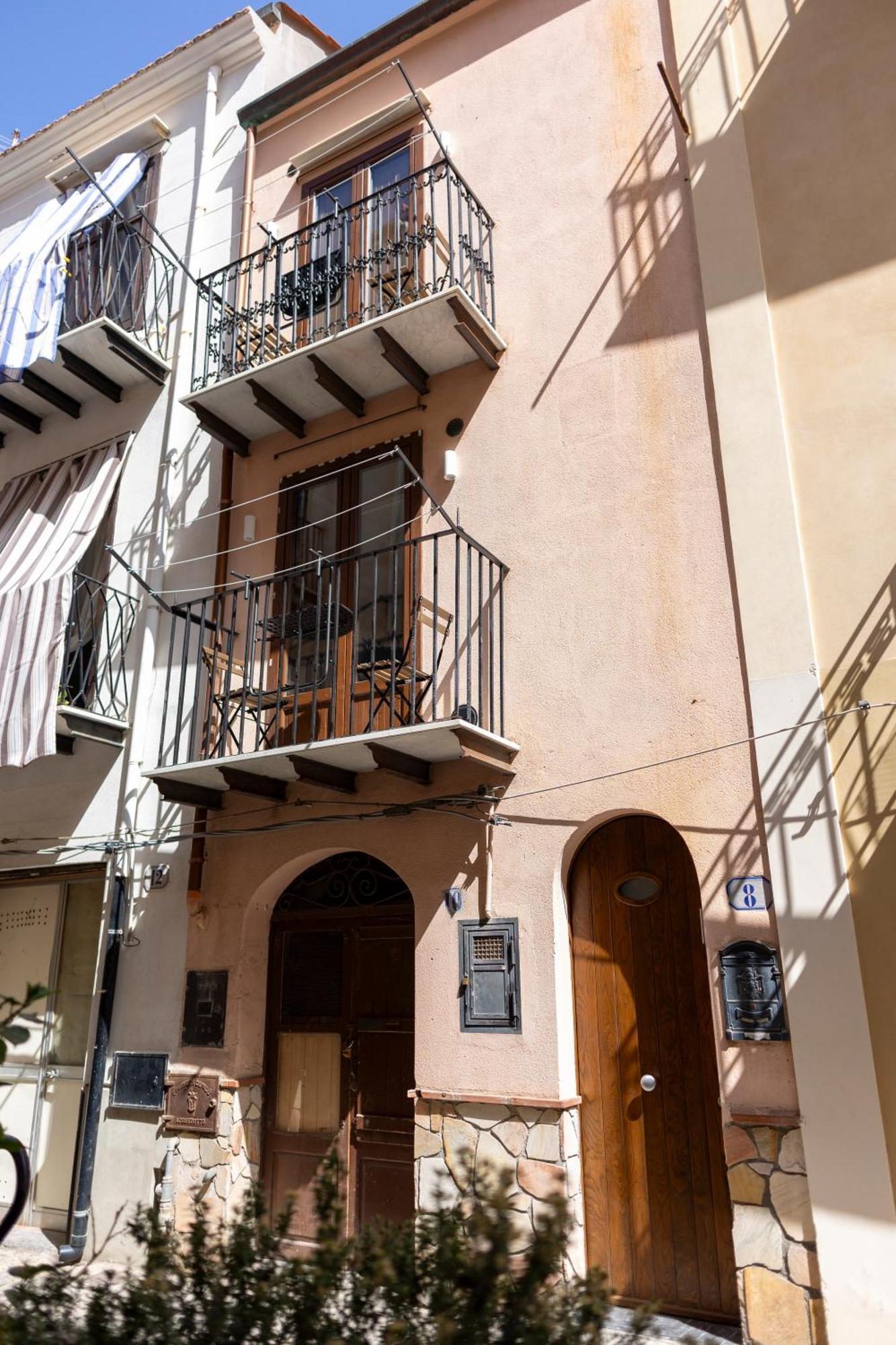 Aurora House Suite Cefalu Bagian luar foto