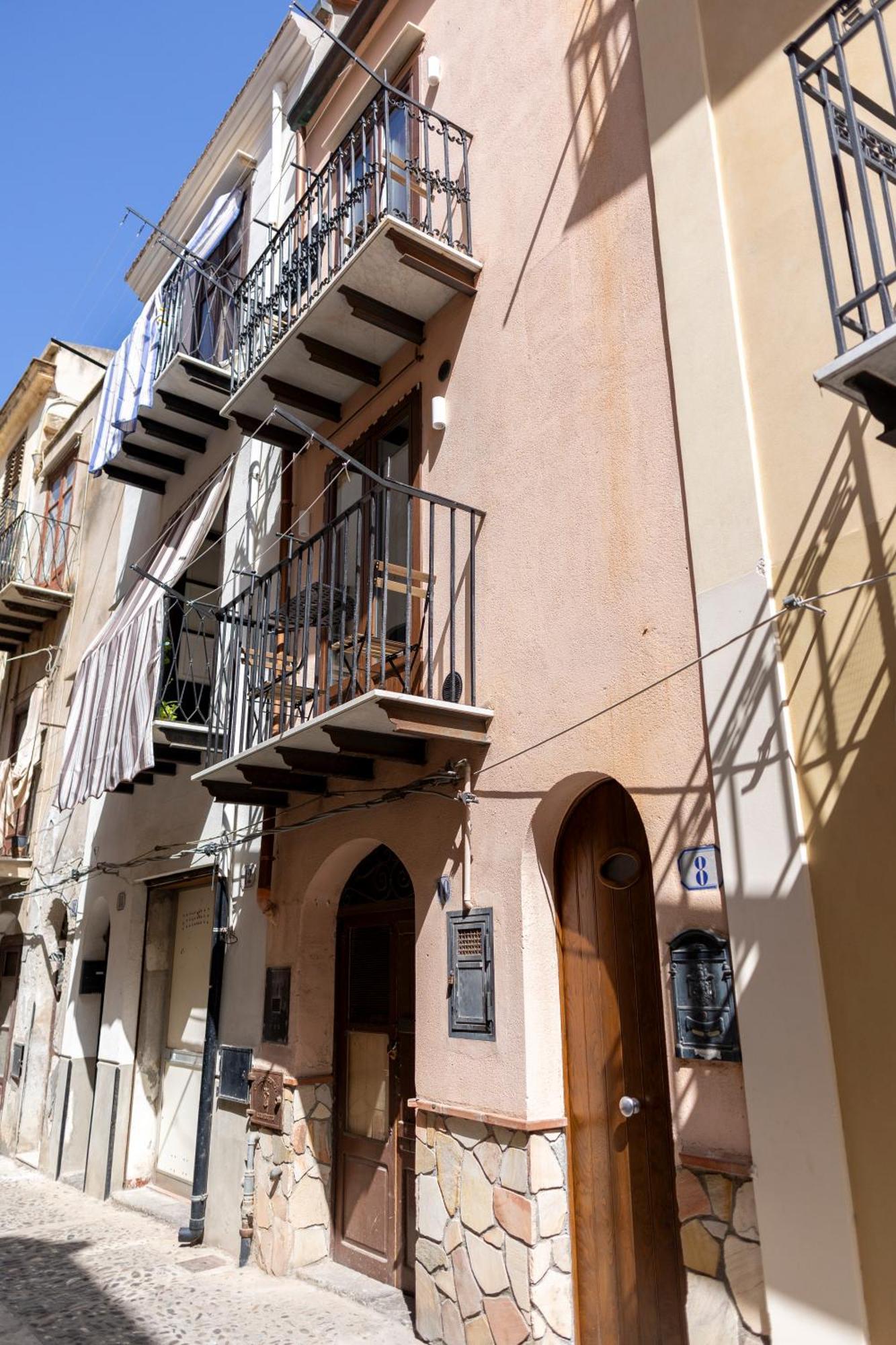 Aurora House Suite Cefalu Bagian luar foto